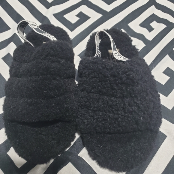 Ugg - Picture 1 of 3